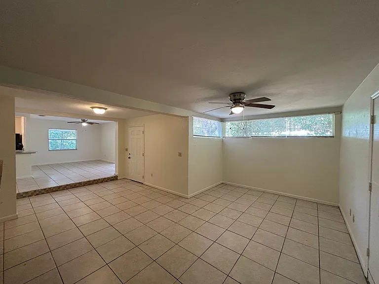 217 NW 36th Dr — Photo 11