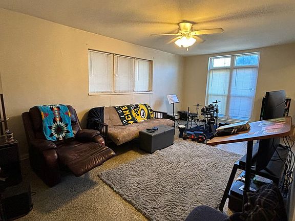 4th image of 2634 N Maryland Ave APT B