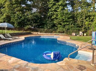 7 Arlene Dr, Rockaway, NJ 07866