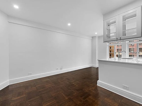3rd image of 115 W 86th St #2E