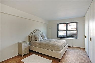 5th image of 196 E 75th St APT 18A