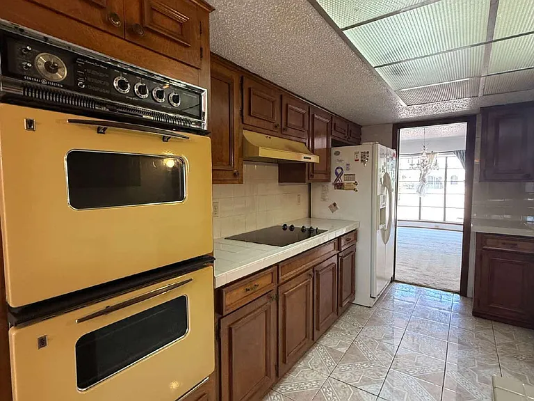 1709 Bruce Devlin Dr — Photo 10