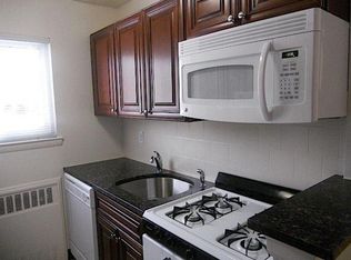 19 Soundview Ln #1D, Port Washington, NY 11050