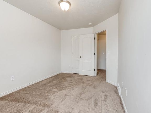 3rd image of 731 E Jepson Ave