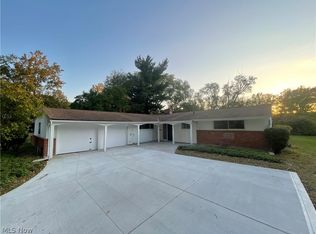 2240 Newbury Dr, East Cleveland, OH