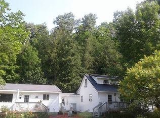 8722 Narrow Gauge Rd, Beulah, MI 49617