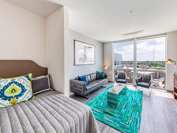 5th image of 2330 N California Ave #2