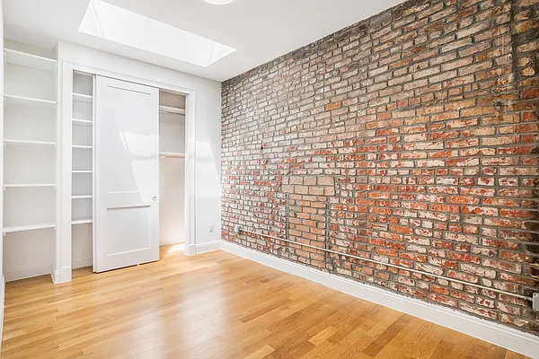 Rented by Safdie Realty Group | media 15