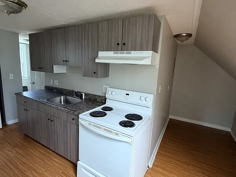 549 Valley St #2 — Photo 3