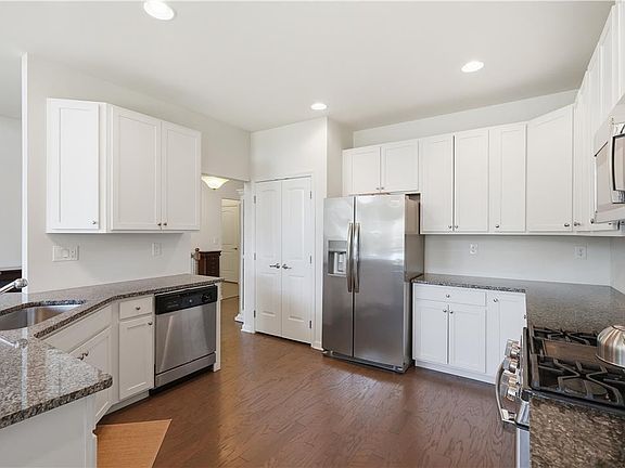 3rd image of 4120 Eveningstar Rd