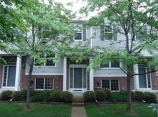 934 Ledgestone Dr, Mahtomedi, MN 55115