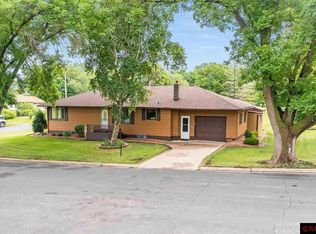 207 Thompson St N, Delavan, MN 56023