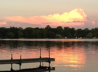 946 Ridge Ct, Chelsea, MI 48118