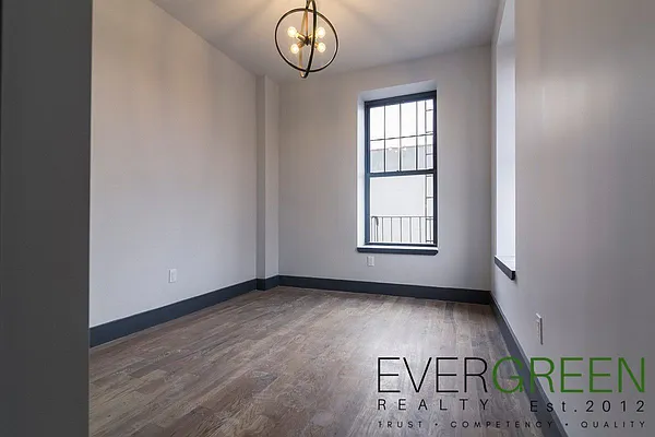Rented by Evergreen Apartments BK | media 41