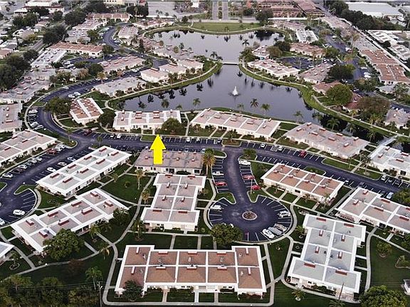 2nd image of 4346 Tahitian Gardens Cir APT C
