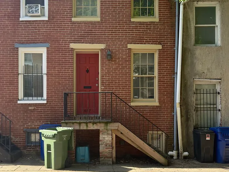657 Dover St — Photo 2