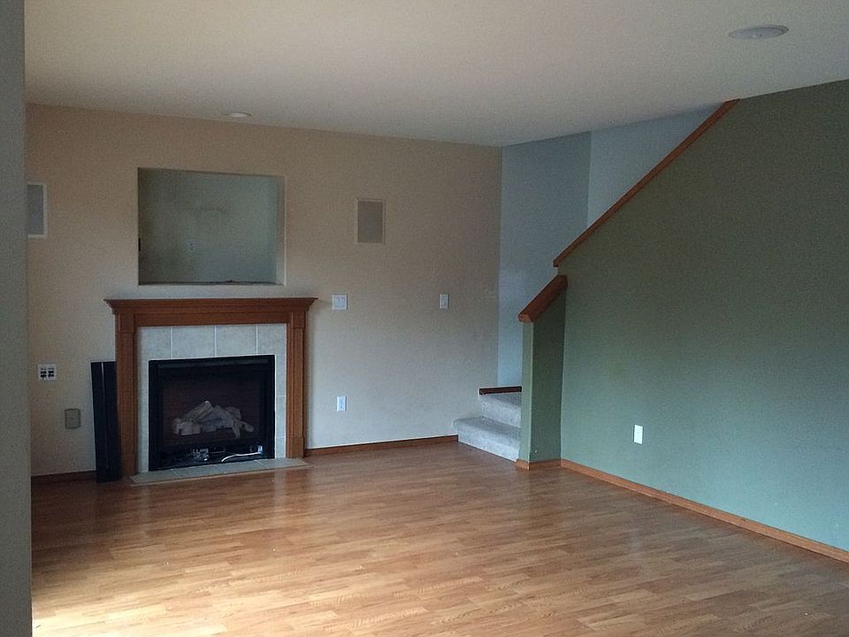 1st image of 668 Kaitlyn St W