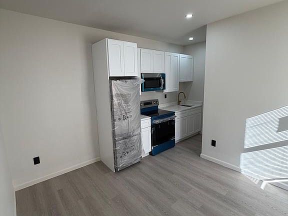 3rd image of 3720 Westfield Ave APT B
