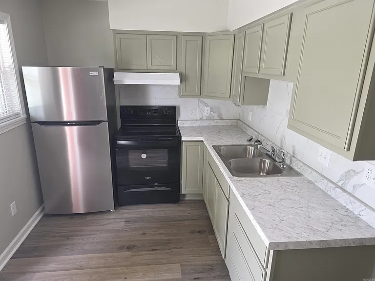 2718 Kenwood Rd #28 — Photo 4