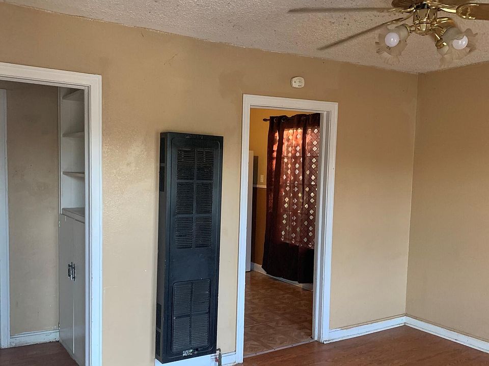 2nd image of 3804 SE 10th Ave