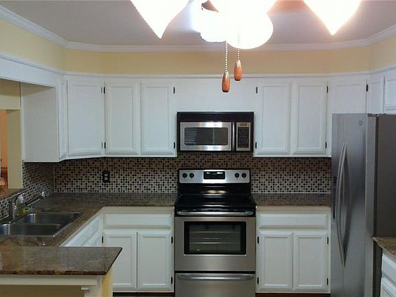 4th image of 5100 Country Club Dr