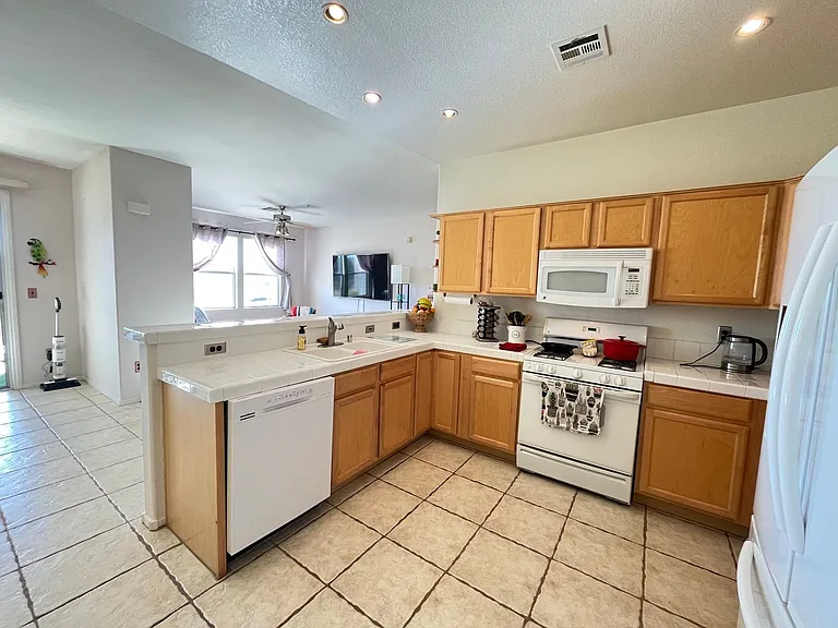 1000 Duckhorn Ct #101 — Photo 4