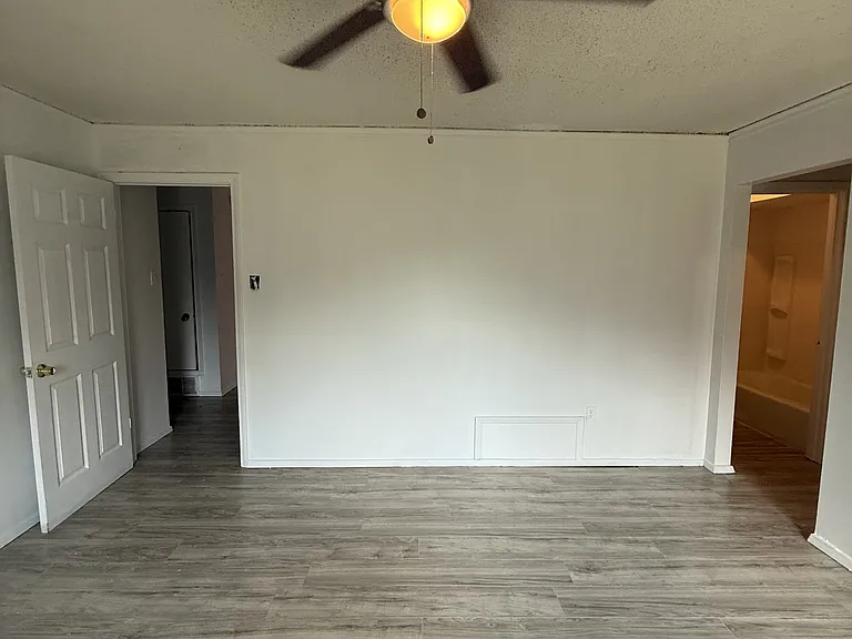 4860 Chesterwood Ct #1 — Photo 1