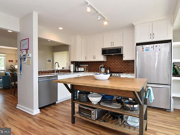 3rd image of 53 Cape Henlopen Dr APT 120