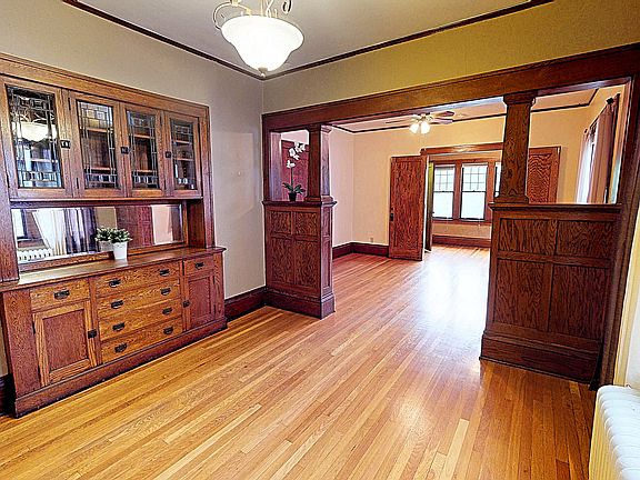 2nd image of 998 Dayton Ave APT 3