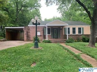 802 Crestline Rd NW, Huntsville, AL 35816