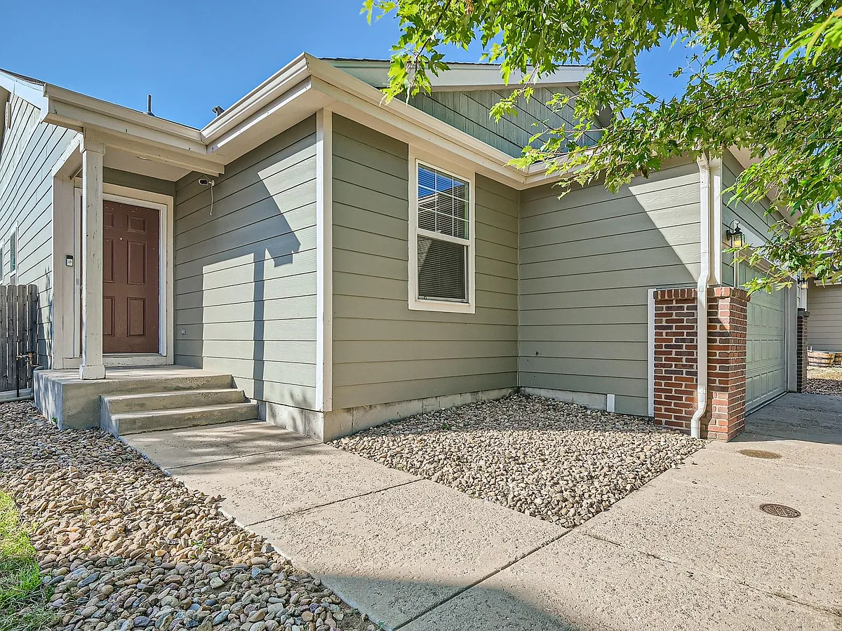 Building Photo - 5514 Laredo St