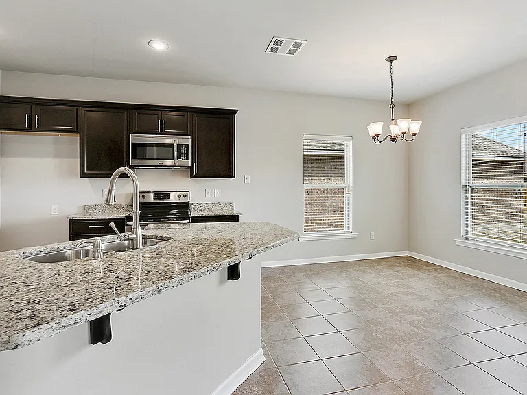 18322 Sunset Park Dr — Photo 5
