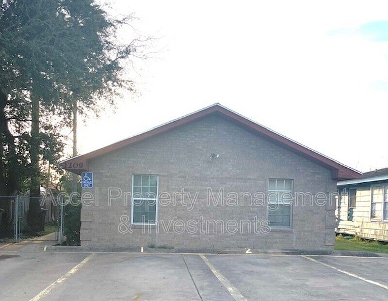 1st image of 1209 N Keralum Ave #2