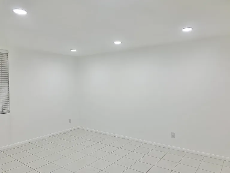 5301 Balboa Blvd #F7 — Photo 20