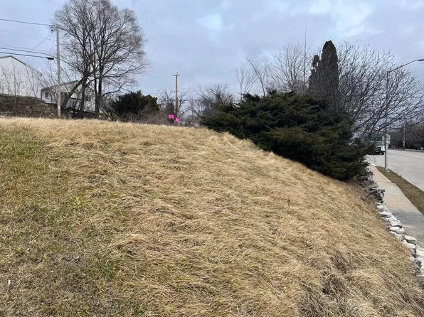 1234 East MORELAND BOULEVARD, Waukesha, WI 53186