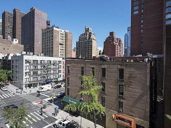 5th image of 300 E 71st St APT 5P