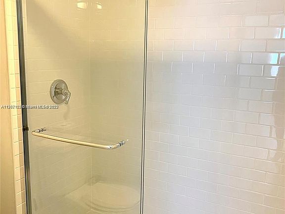4th image of 2501 SE 20th Pl #101-A