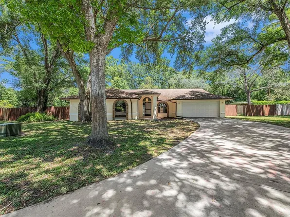 2404 Prairie Pl, Lutz, FL 33549