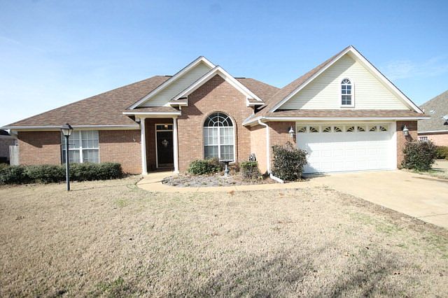 1st image of 1004 Scarlett Dr
