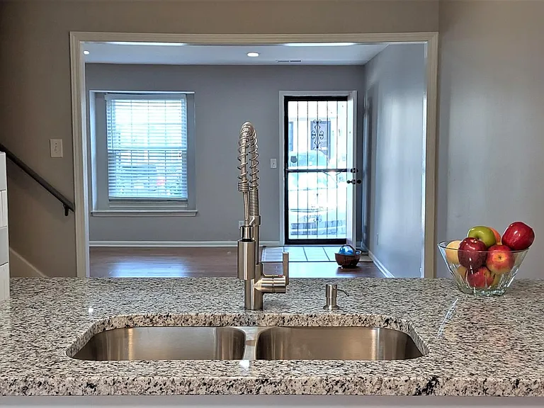 8328 Metcalf Ave — Photo 15