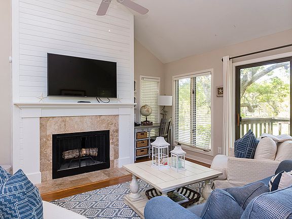 5th image of 4530 Park Lake Dr