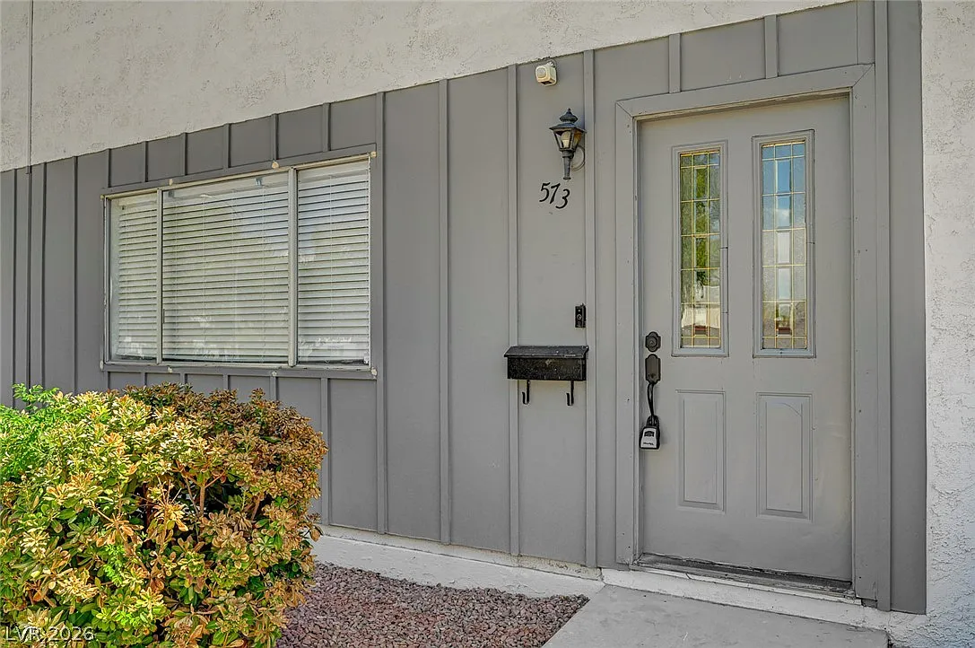 2 bed, 3.0 bath, 1320 sqft, $1,585 — Photo 3