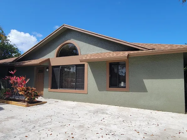 825 Dogwood Drive, Delray Beach, FL 33483