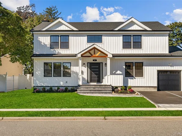 29 Melanie Lane, Syosset, NY 11791