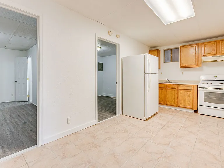 01 - 705 Brownsville — Photo 25