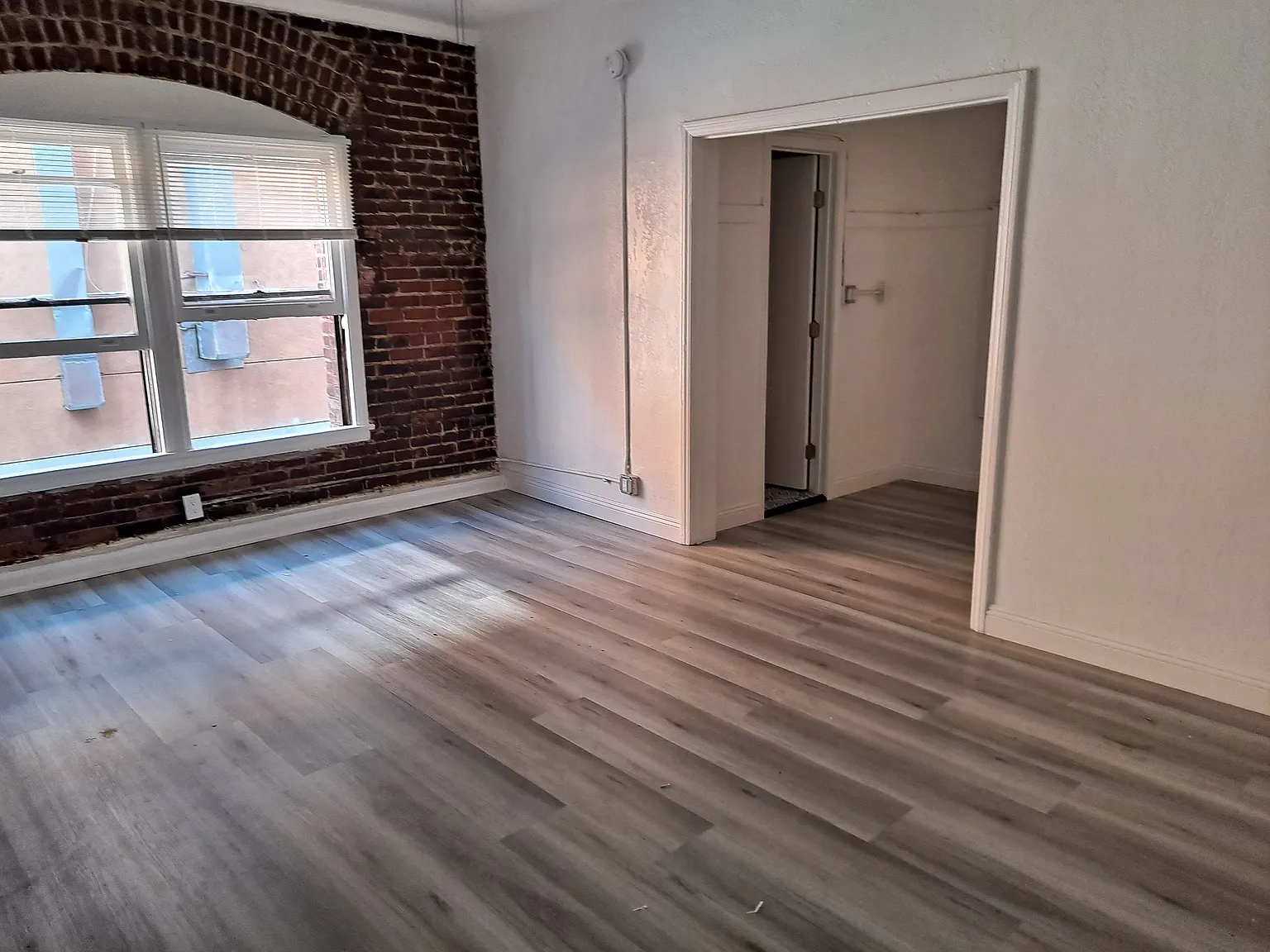 Manhattan Place — Photo 2