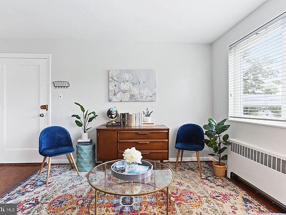 3rd image of 2061 N Woodstock St APT 201