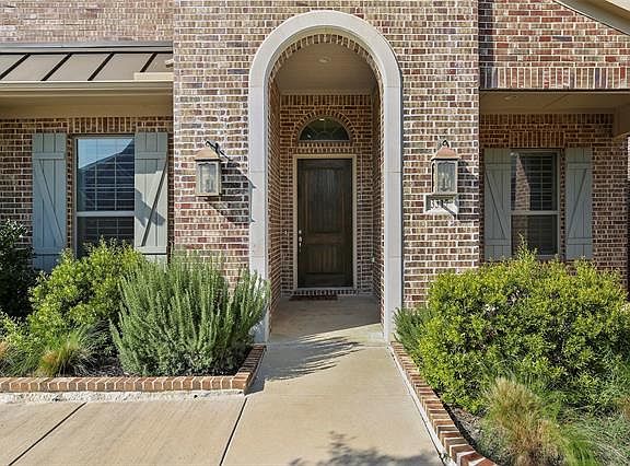3rd image of 3317 Meridian Dr