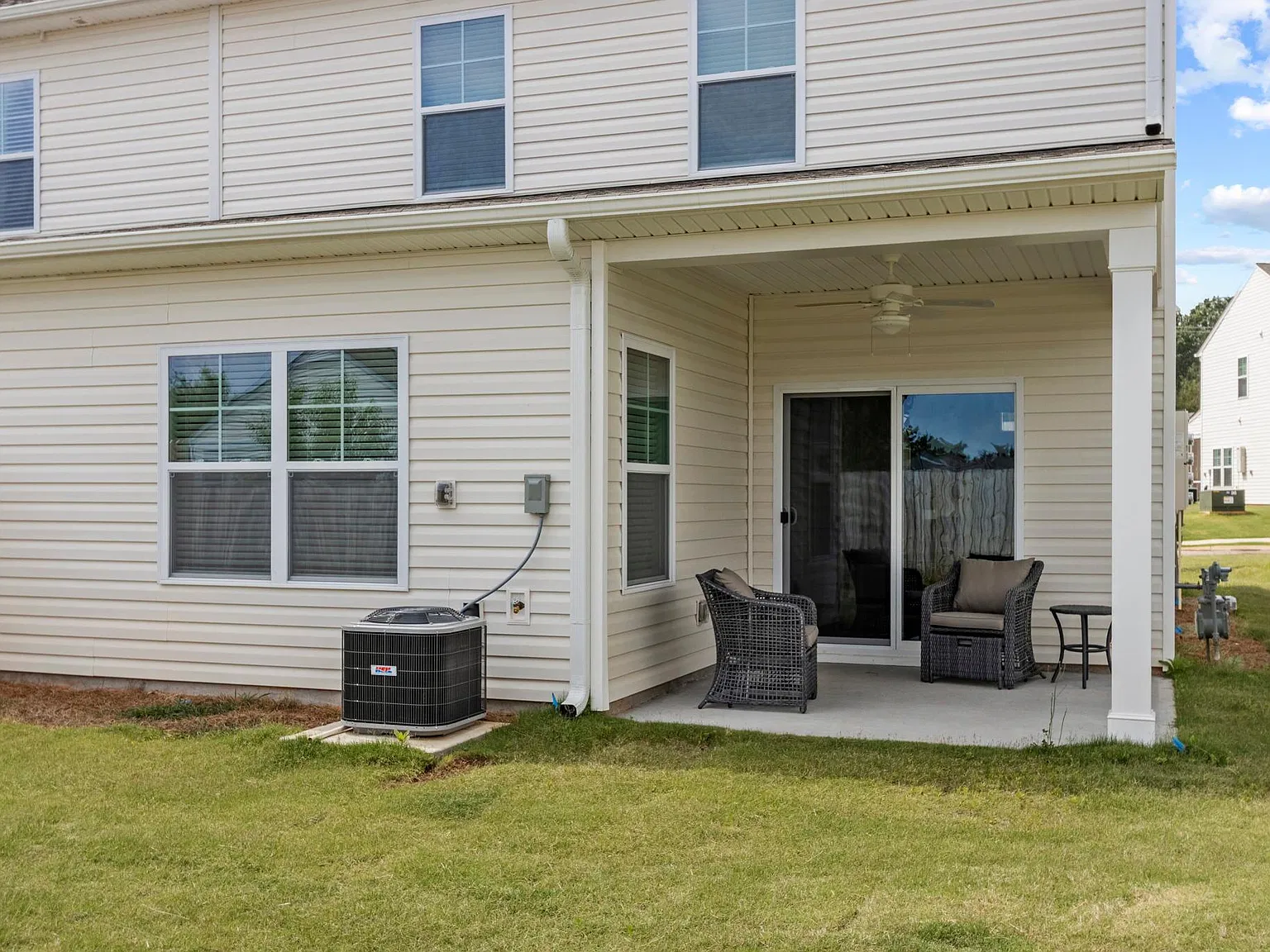 3 bed, 2.5 bath, 1590 sqft, $2,900 — Photo 4