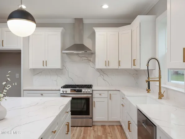 12 Pine Tree Drive, Bayville, NJ 08721